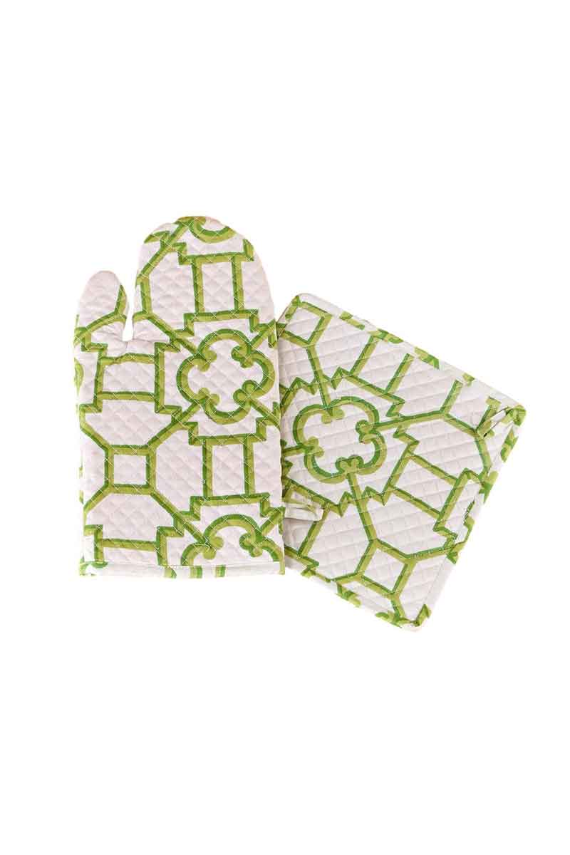 Garden Trellis in Green Oven Mitts And Pot Holders Set