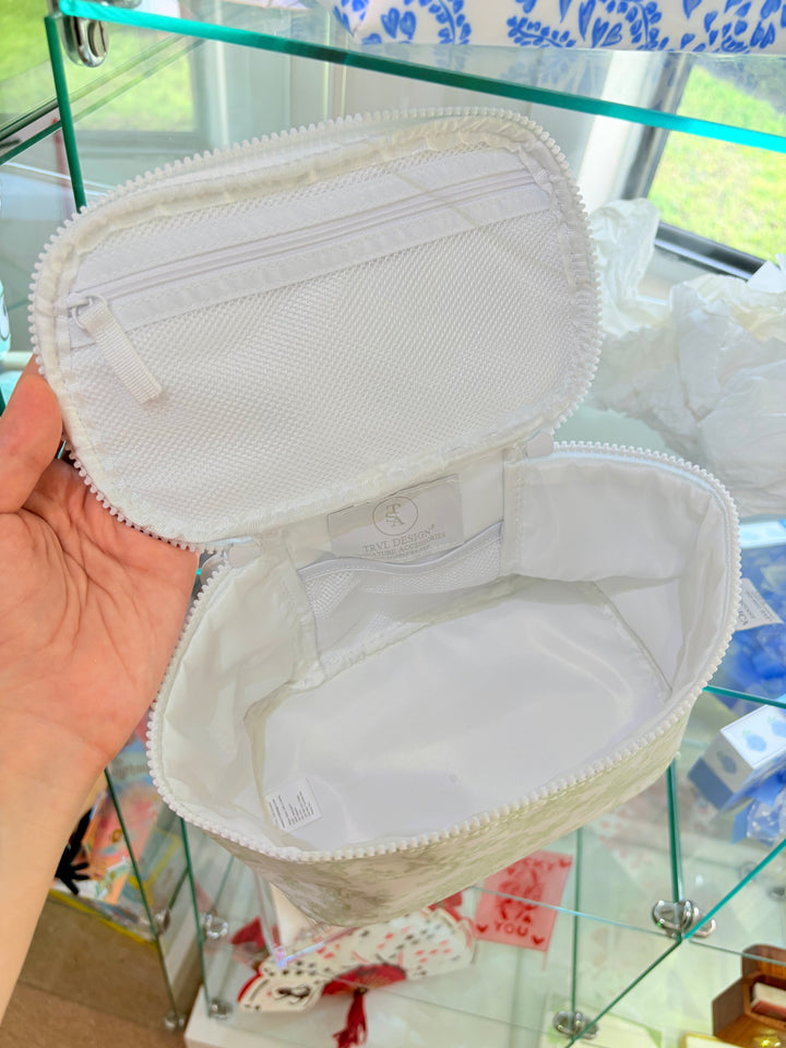Kit Case in Green Toile - Mildred Hoit