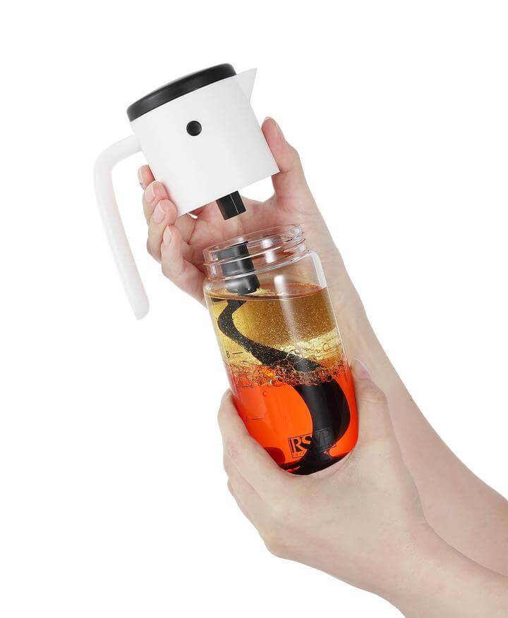 Salad Dressing Mixer - Mildred Hoit