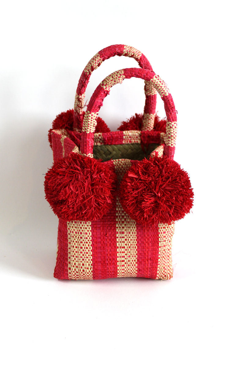 We adore Straw Handbags!