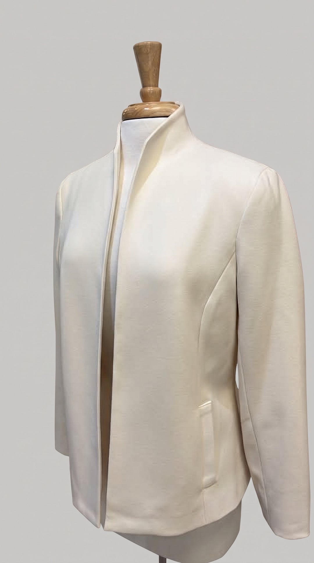 Estelle & Finn Shaped Jacket in Ivory