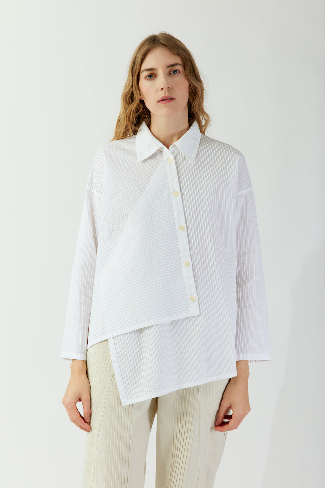 Yacco Maricard Asymmetric Lawn Shirt in White - Mildred Hoit