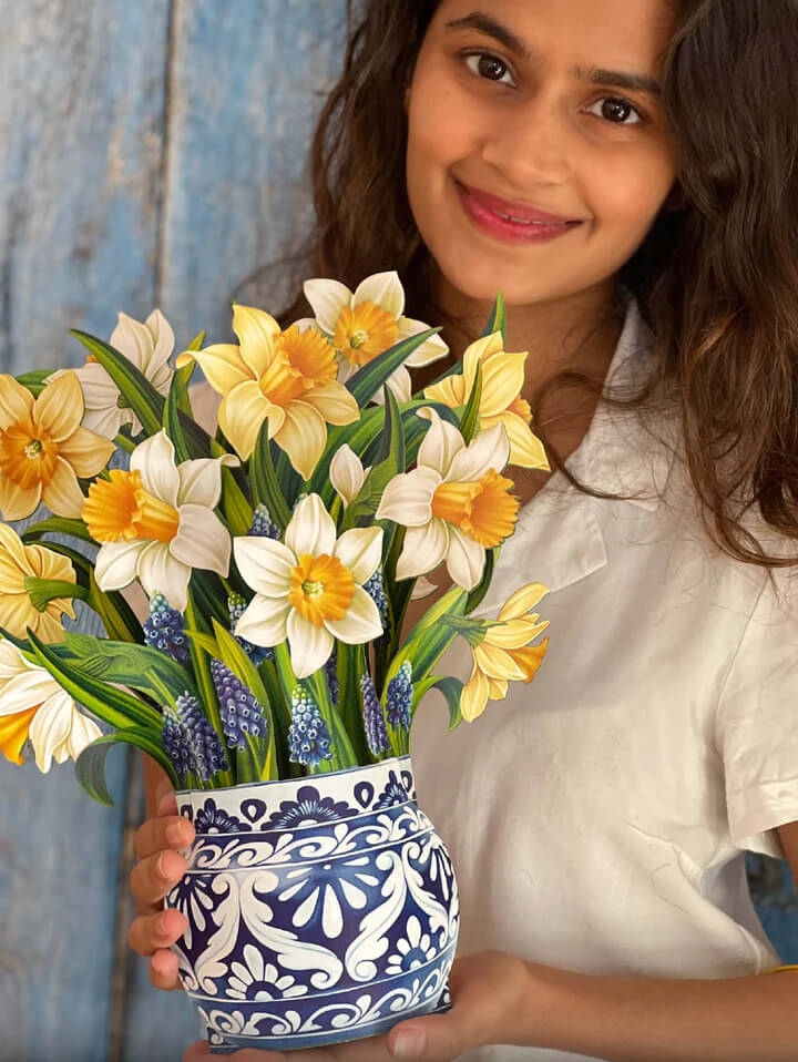 English Daffodil Pop-up Flower Card - Mildred Hoit