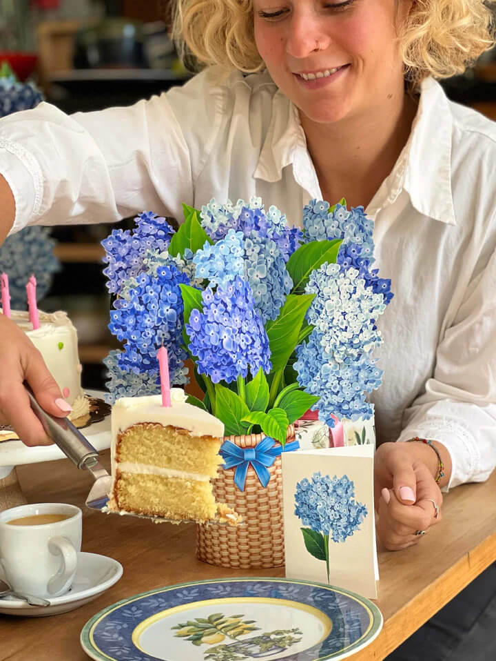 Nantucket Hydrangea Pop-up Flower Card - Mildred Hoit