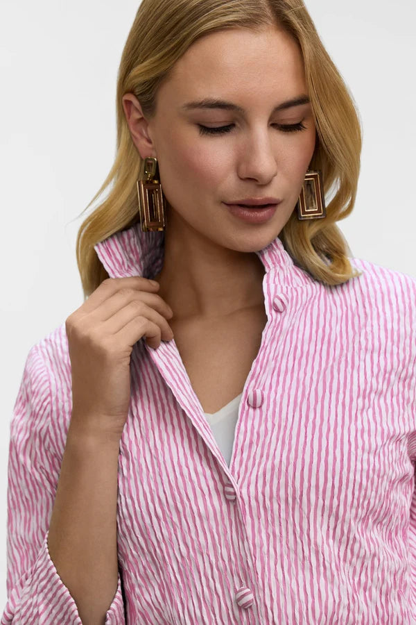 Foxcroft Carolina Crinkle Jacquard 3/4 Sleeve Shirt Jacket in White & Pink - Mildred Hoit