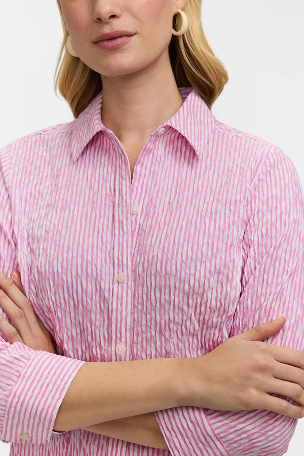 Foxcroft Hampton Crinkle Jacquard 3/4 Sleeve Shirt in White & Pink - Mildred Hoit