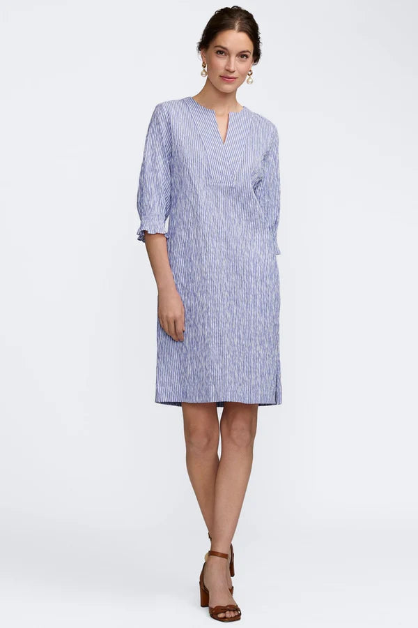 Foxcroft Alicia Crinkle Jacquard 3/4 Sleeve Dress in White & Blue - Mildred Hoit