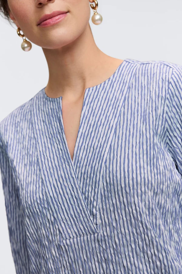 Foxcroft Alicia Crinkle Jacquard 3/4 Sleeve Dress in White & Blue - Mildred Hoit