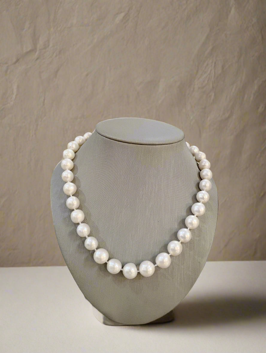 Medium potato pearl necklace - Mildred Hoit