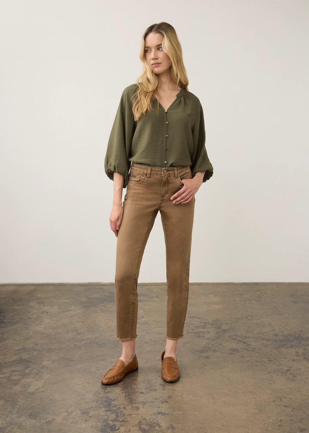Olivia Slim Leg Ankle Pant in Maple