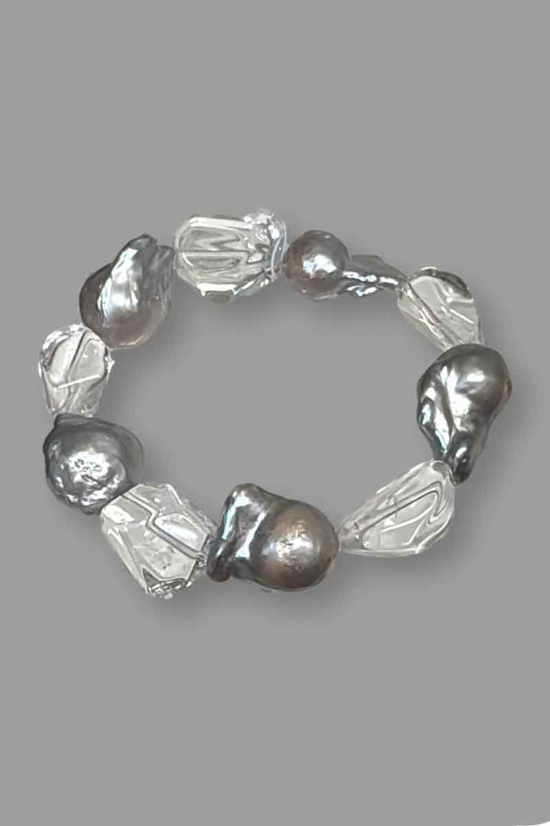 Quartz & Baroque Bracelet in Grey - Mildred Hoit