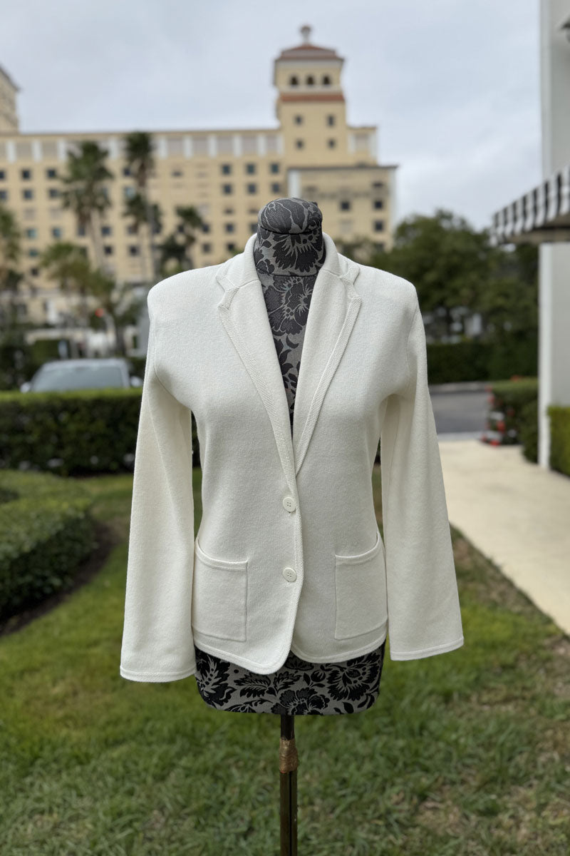 Blazer in White - Mildred Hoit