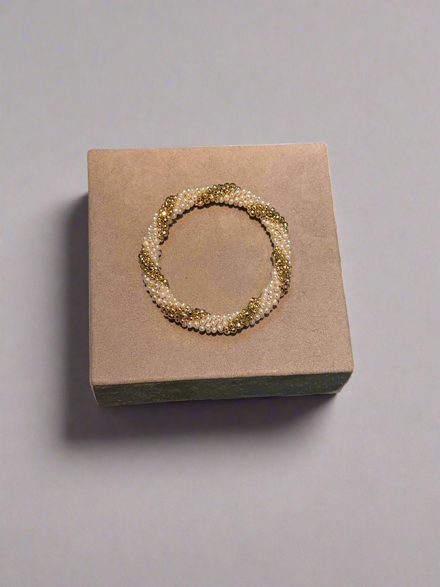 Meredith Frederick Audrey Pearl Bracelet - Mildred Hoit