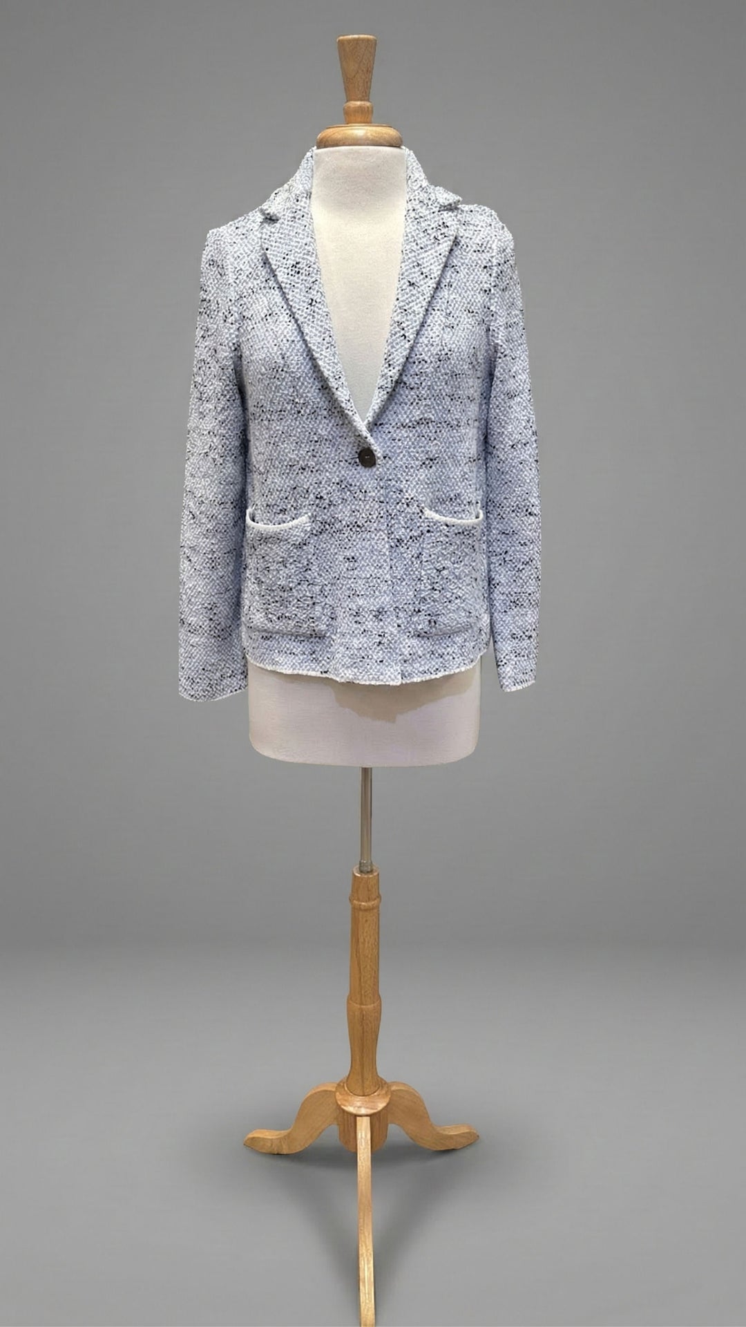 Base Knit Stitch Shirt in BW/3401/262 - Mildred Hoit