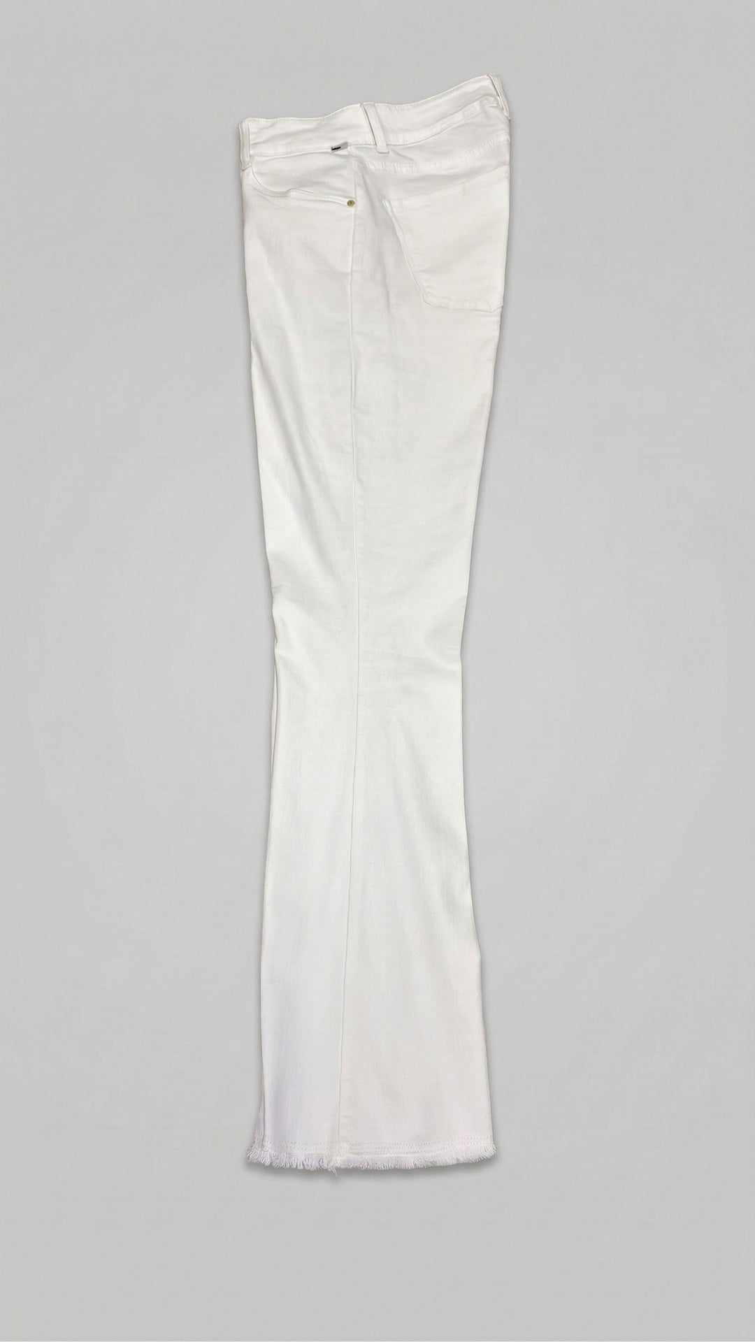 Brax Shakira Pant in White - Mildred Hoit