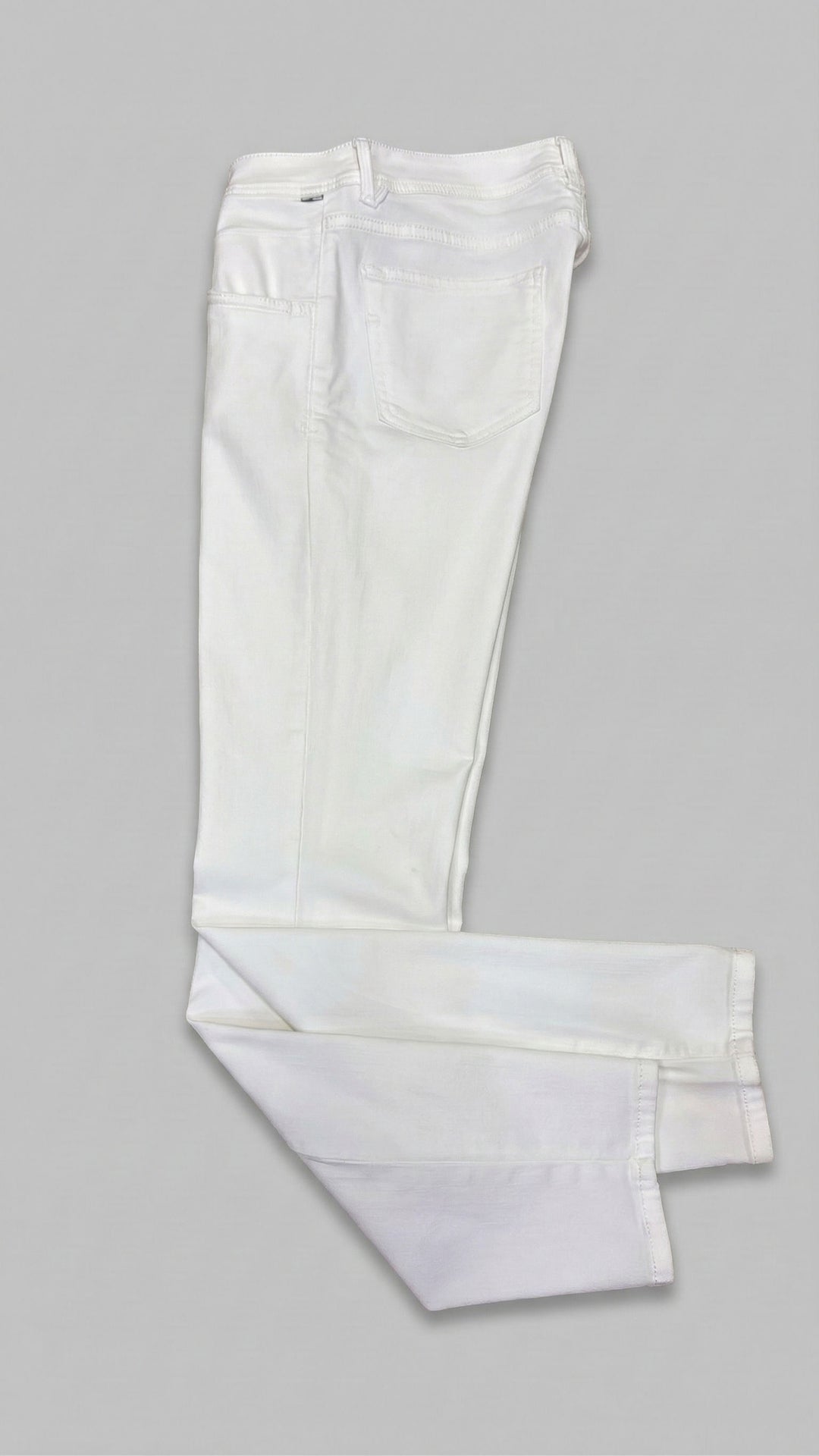 Brax Shakira Pant in White - Mildred Hoit