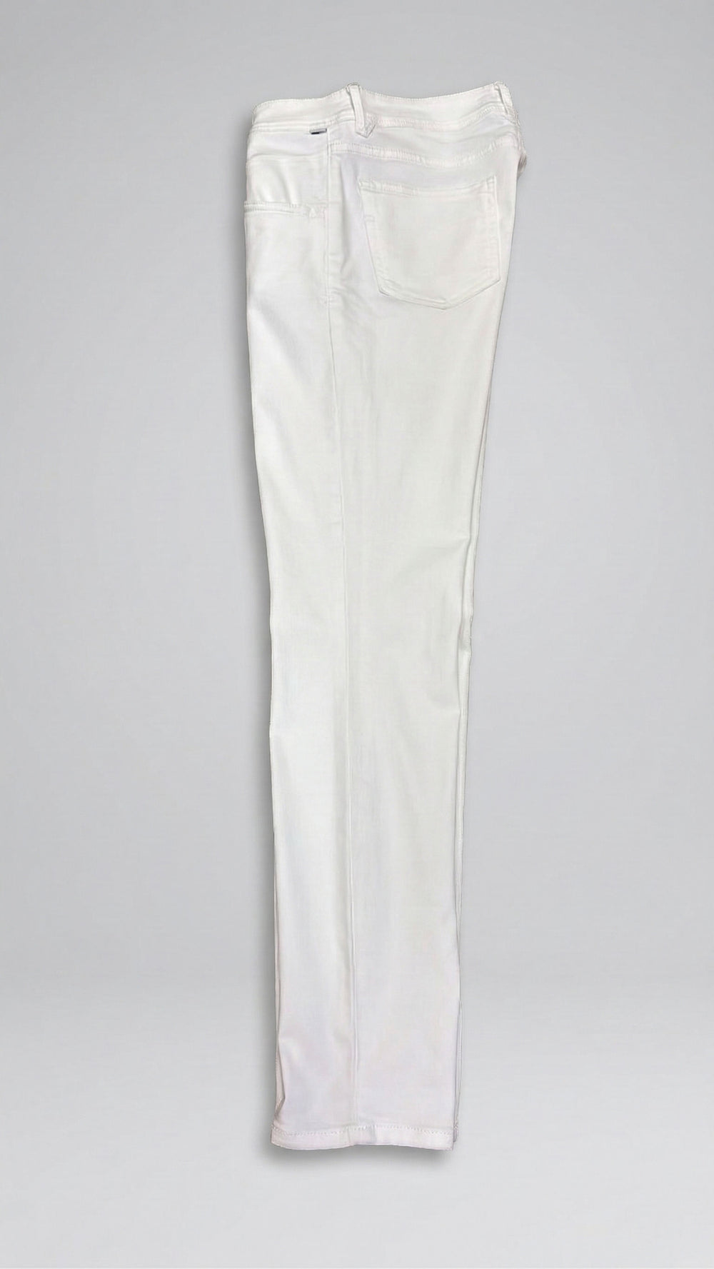 Brax Shakira Pant in White - Mildred Hoit