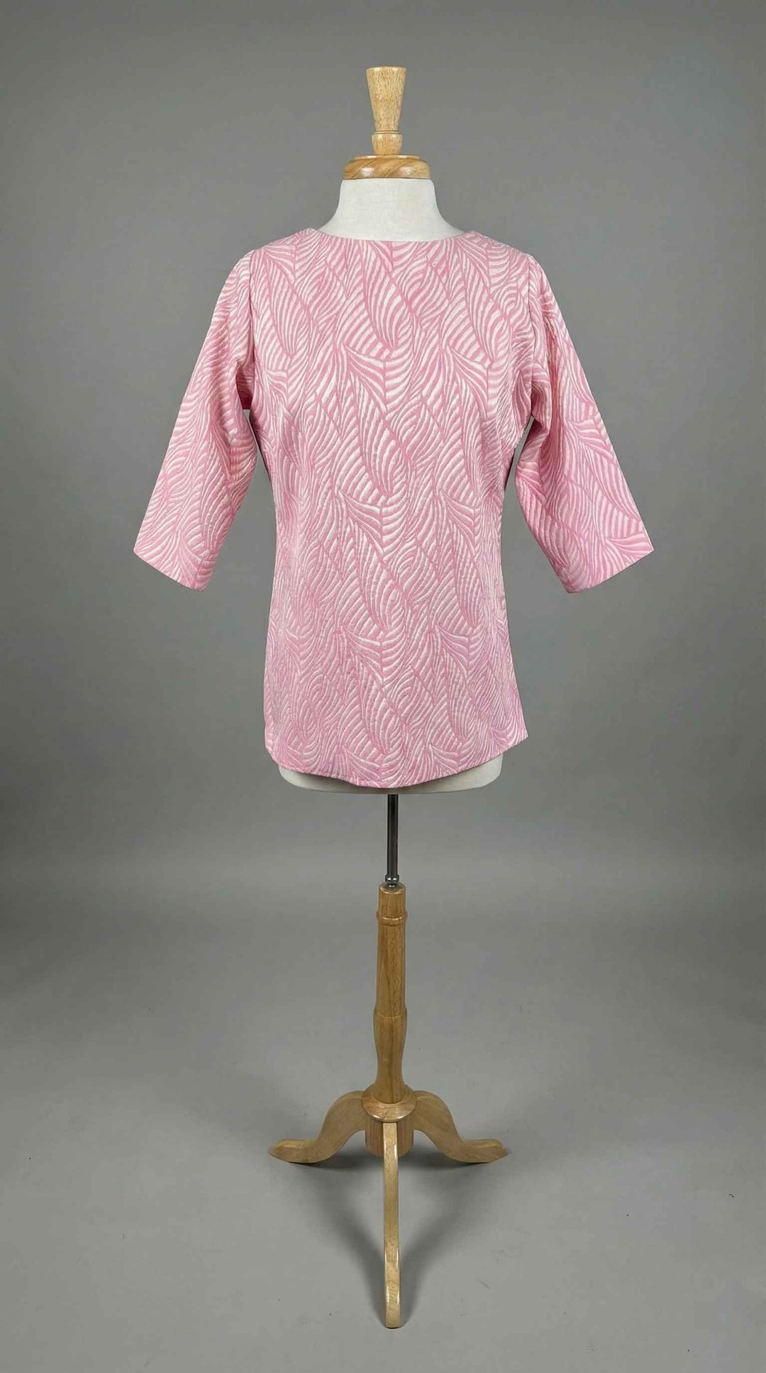 Emmelle Botanic Print Top in Geranium - Mildred Hoit