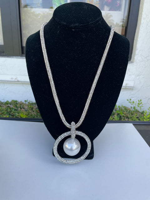 Round Crystal and Pearl Necklace