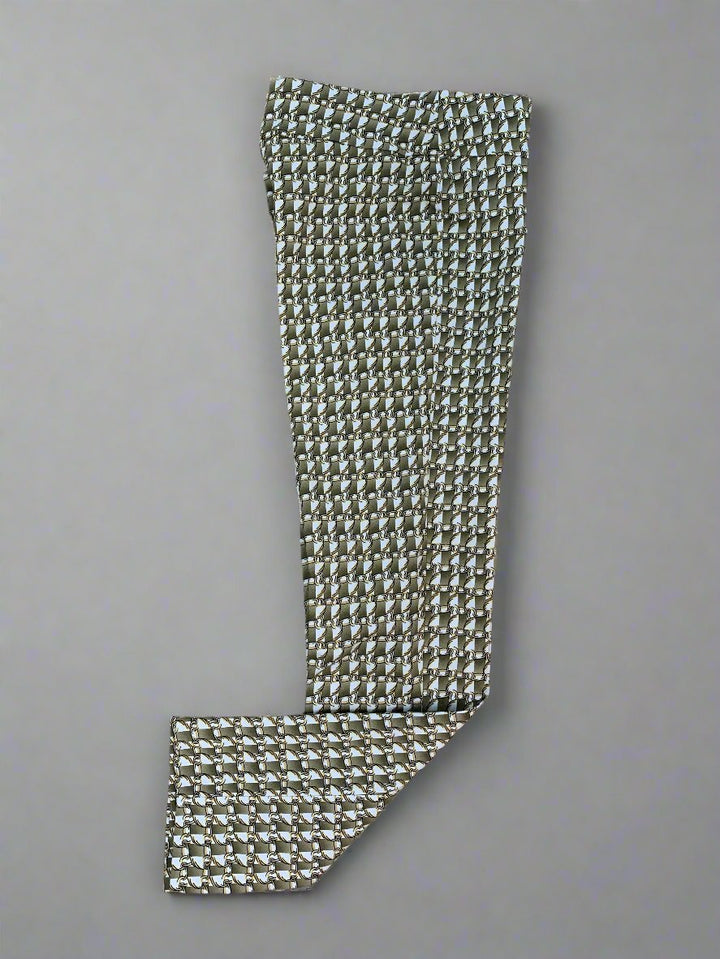 Krazy Larry Pull-On Pants in White Chain