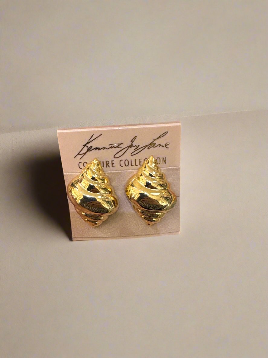 Kenneth Jay Lane Small Polished Gold Shell Clip Earring