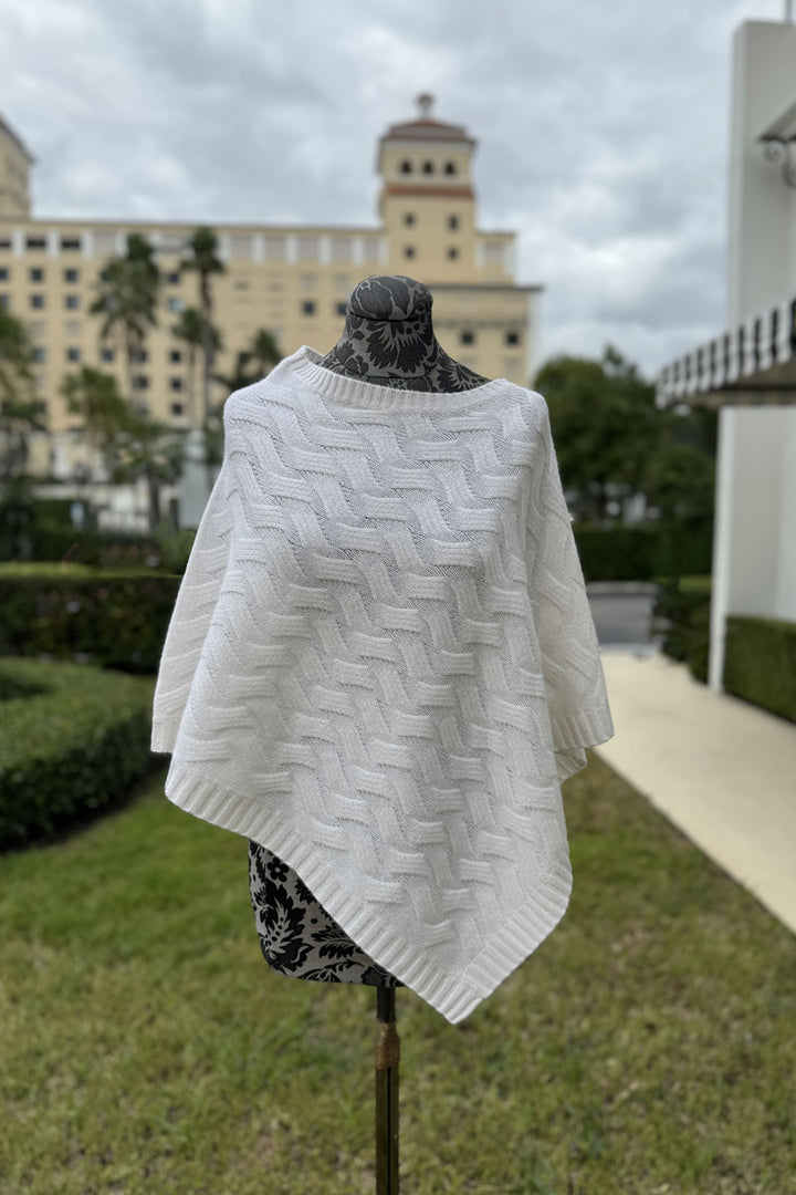 Kinross Cable Poncho in Pearl