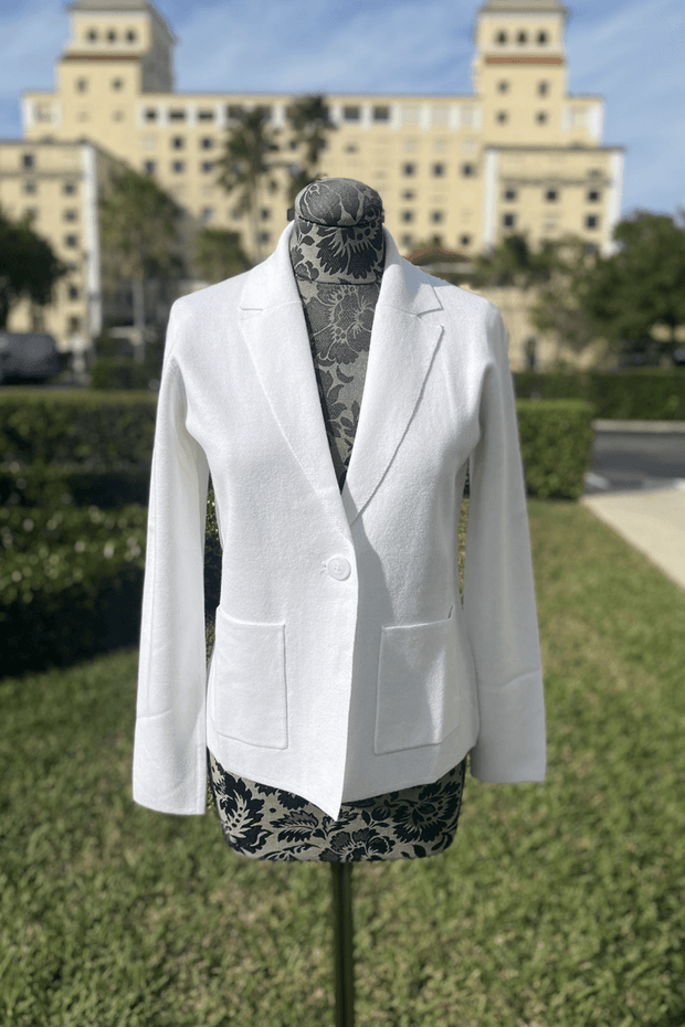 Kinross Fitted Notch Collar Cardigan in White