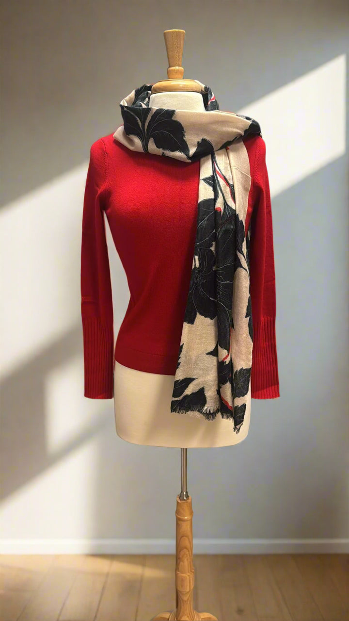 Kinross Cashmere Crewneck in Crimson