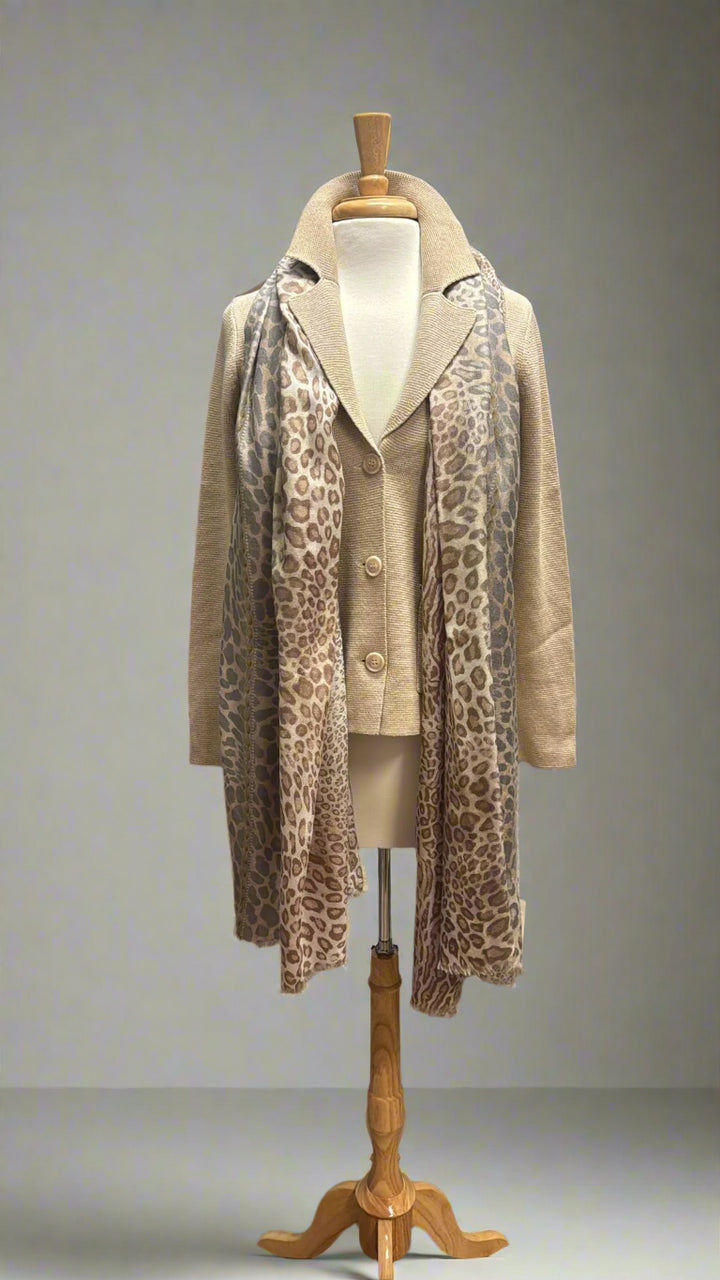 Kinross Soft Cotton Fitted Notch Collar Cardigan in Latte