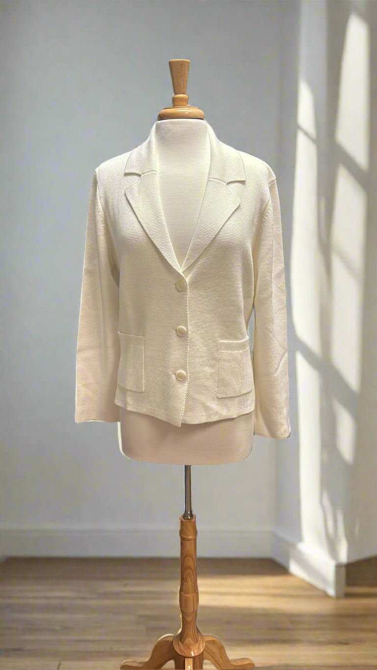 Kinross Soft Cotton Fitted Notch Collar Cardigan in Cream