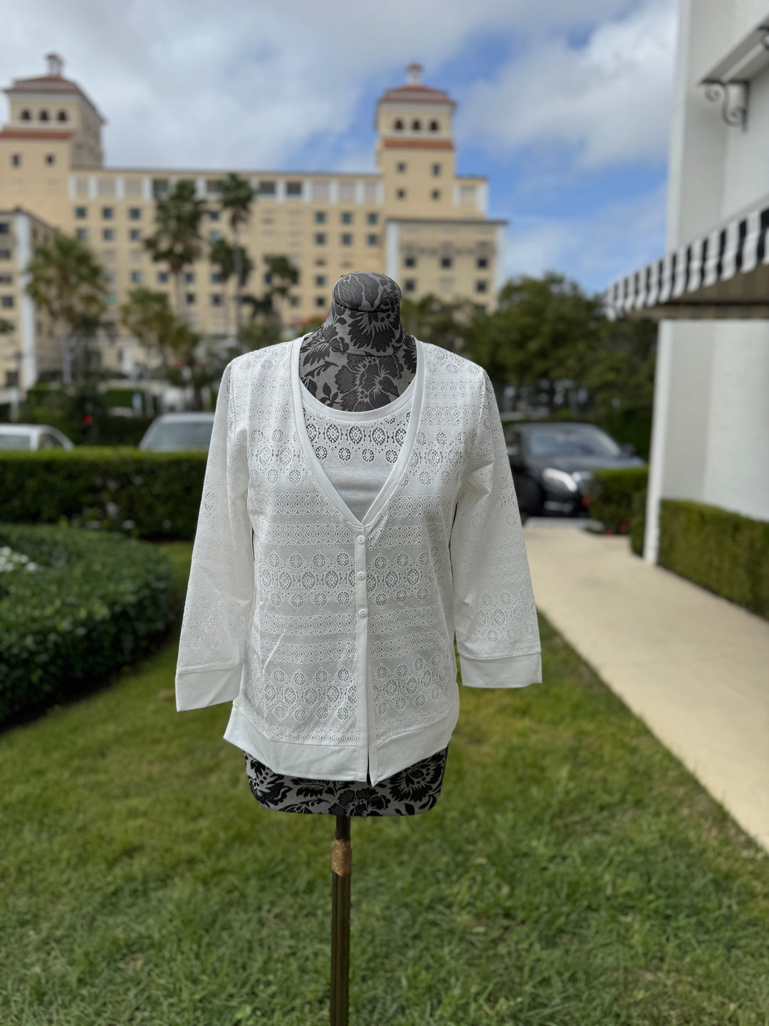 Leo & Ugo Eyelet Set in White - Mildred Hoit