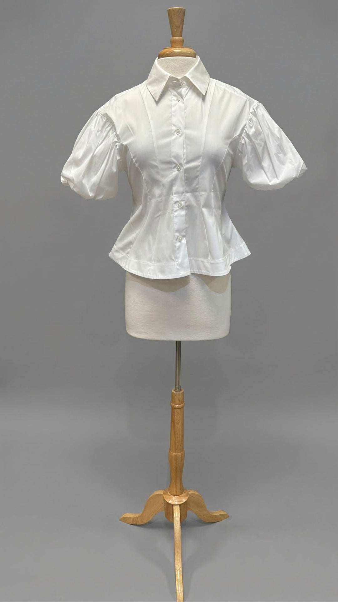 Meimeij Top in Off-White - Mildred Hoit