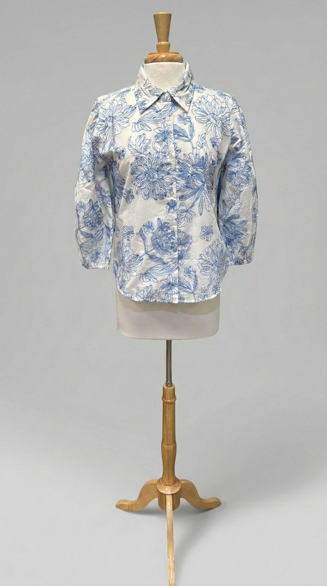 Blaine Top in Petal Embroidery - Mildred Hoit