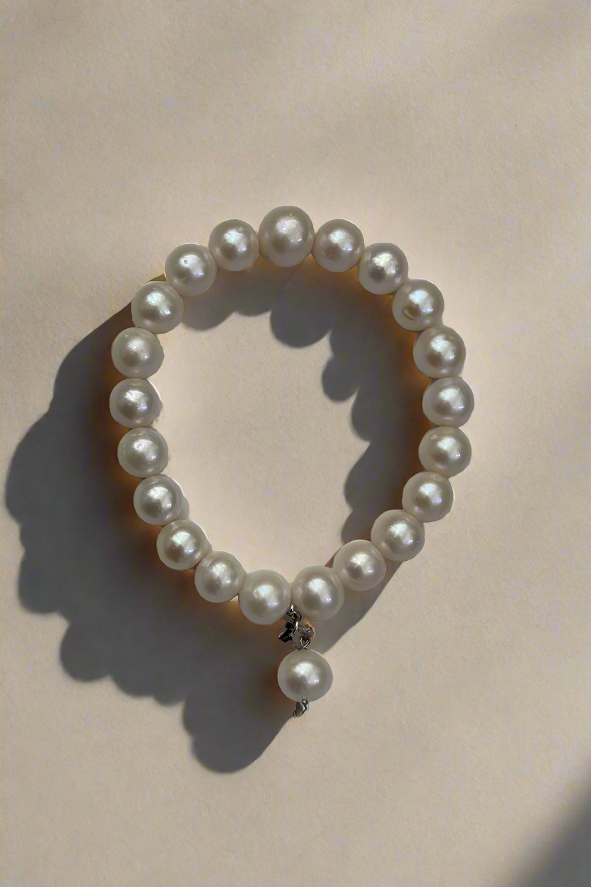 Medium White Pearl Stretch Bracelet - Mildred Hoit
