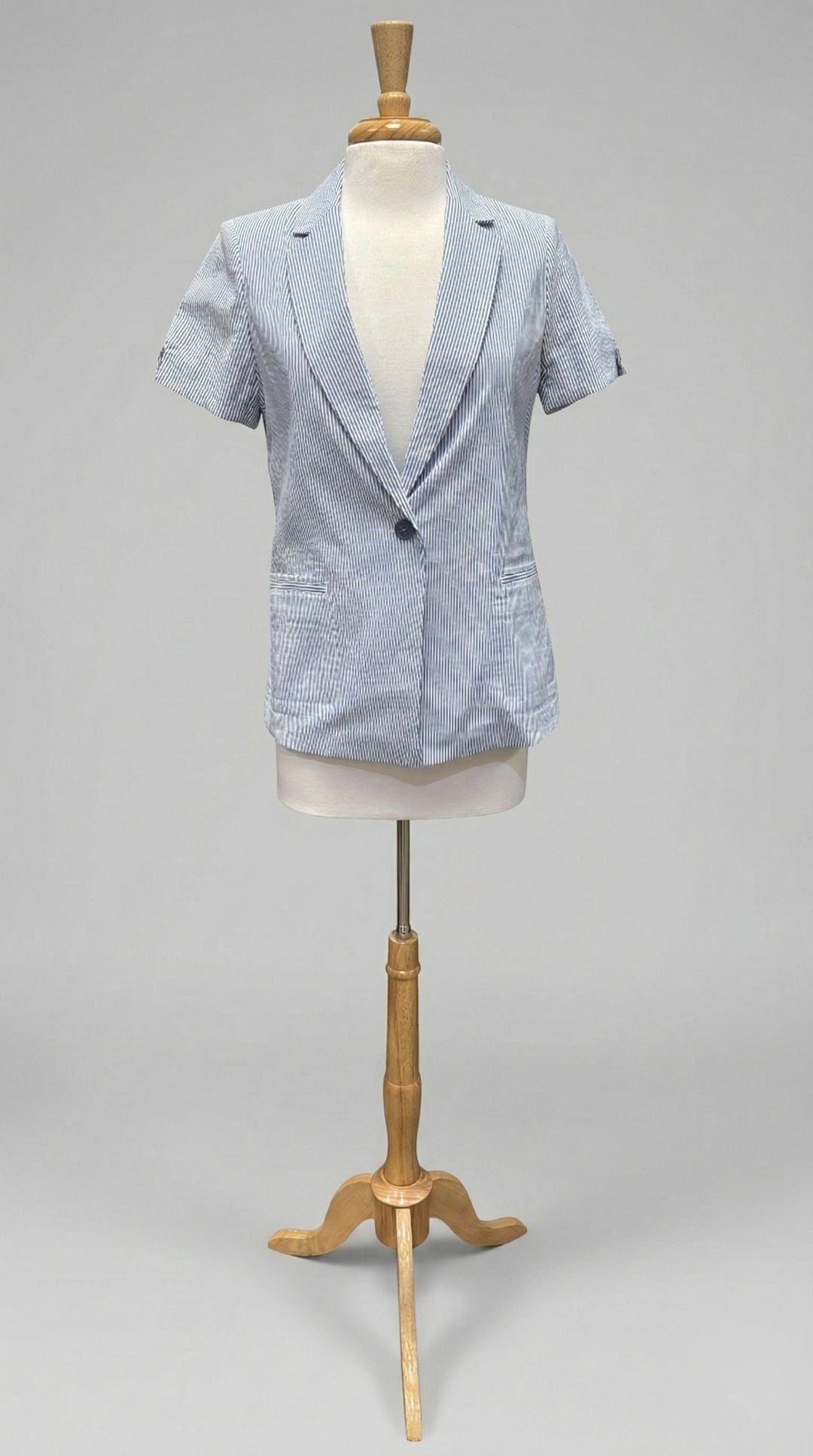 Short Sleeve 1-Button Top in Chambray Seersucker - Mildred Hoit