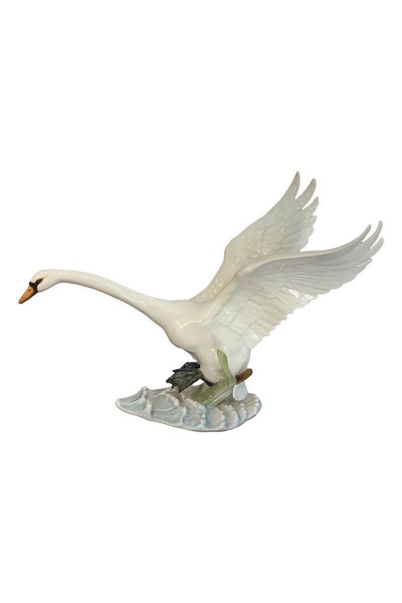 'Swan in Flight' Porcelain Sculpture - Mildred Hoit