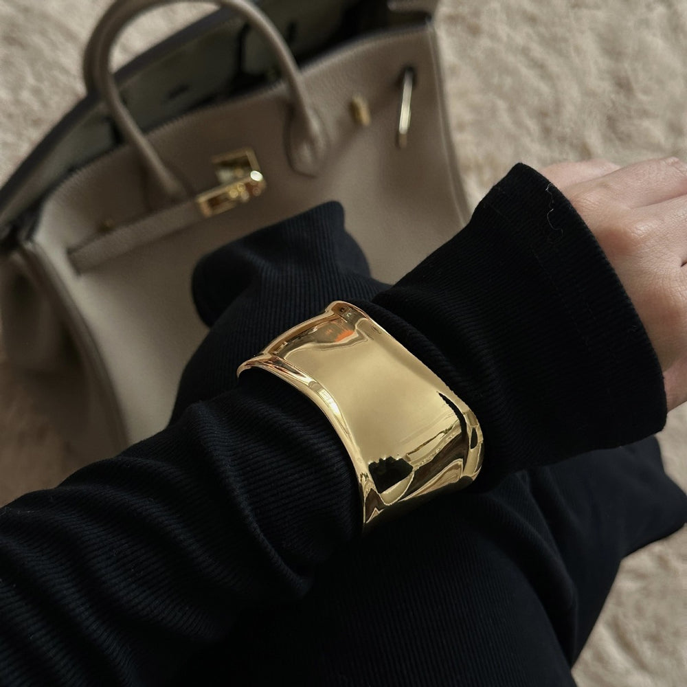 Smooth Bracelet in Gold - Mildred Hoit