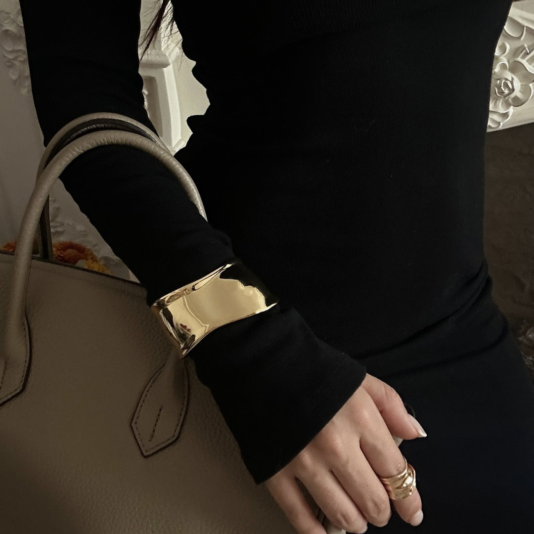 Smooth Bracelet in Gold - Mildred Hoit