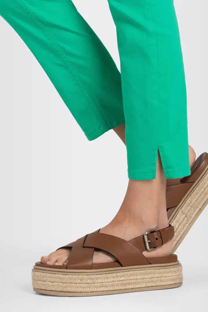 Dream Slim Pants in Green - Mildred Hoit