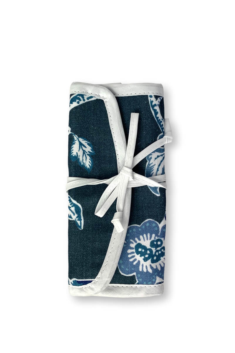 Jules Jewelry Roll in Temple Garden Print - Mildred Hoit